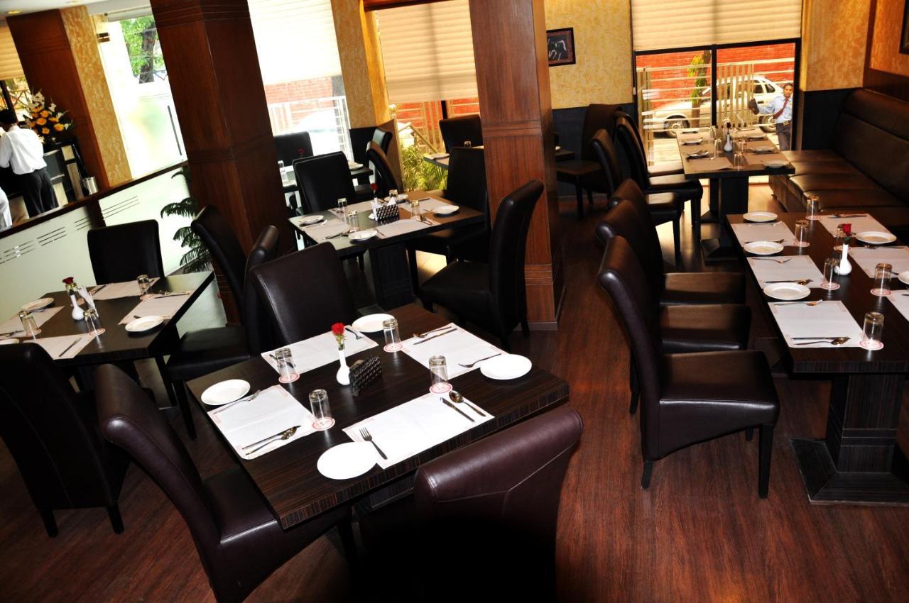 Divine Paradise Tavisha New Delhi Eksteriør bilde