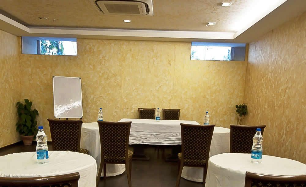 Divine Paradise Tavisha New Delhi Eksteriør bilde