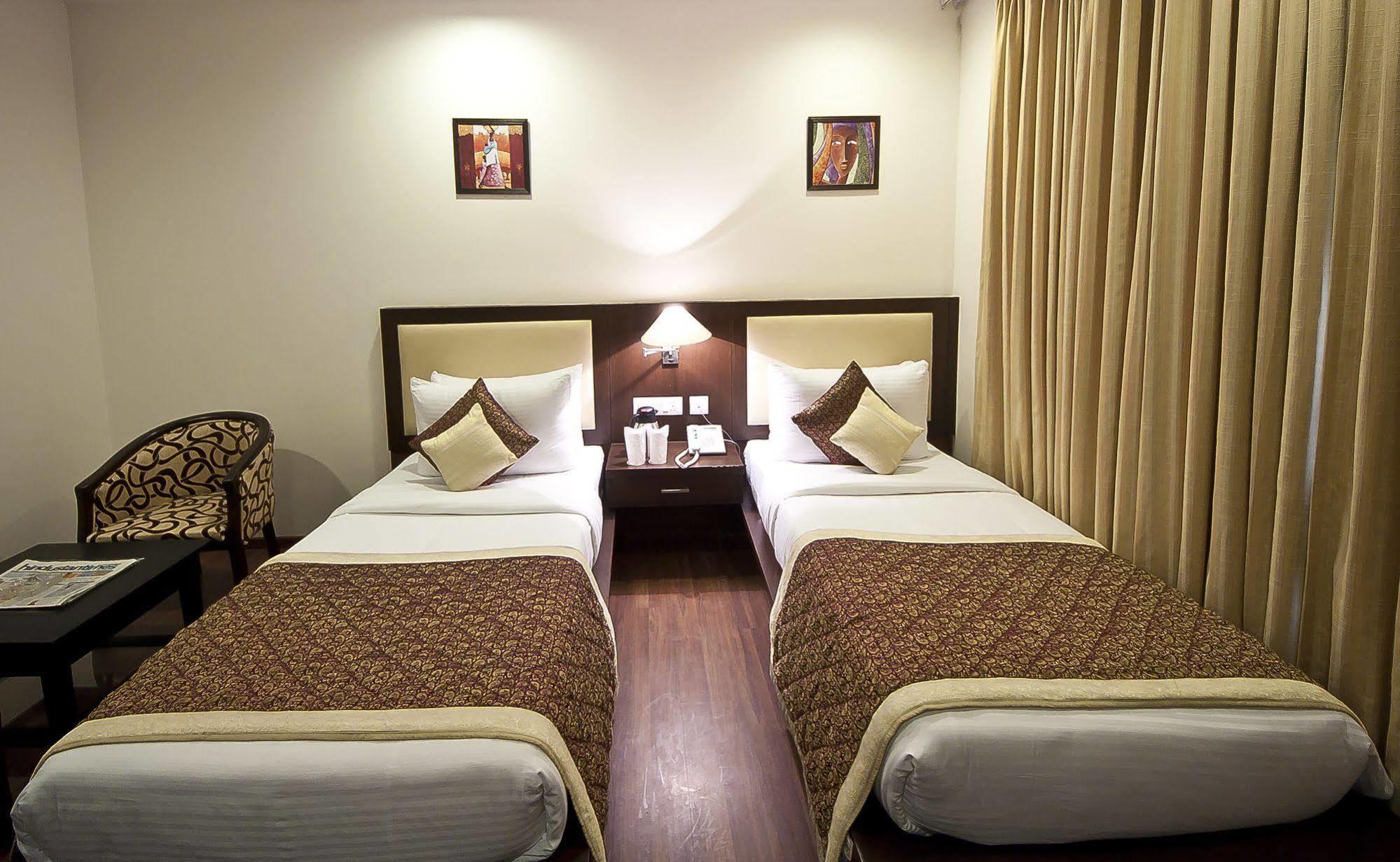 Divine Paradise Tavisha New Delhi Eksteriør bilde